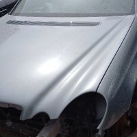 Преден капак Mercedes W211 E-Class, снимка 1 - Части - 38902714