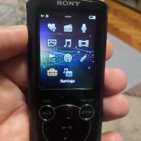 Музикален плеър Sony Walkman NWZ-E463, оригинален кабел , снимка 1 - MP3 и MP4 плеъри - 38819315