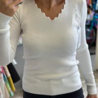 Блузка с назъбено деколте , снимка 3 - Блузи с дълъг ръкав и пуловери - 42609339
