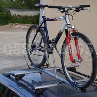 НОВИ! Багажник стойка за велосипед Menabo Huggy за напречни греди, снимка 3 - Аксесоари за велосипеди - 33153651