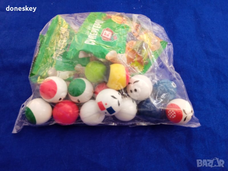 Футболни топчета, снимка 1