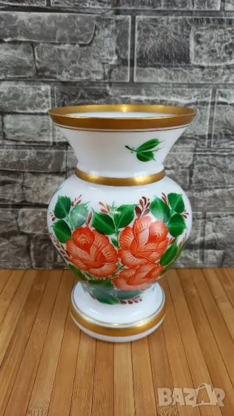 Стъклена ваза с ръчно рисувани рози, снимка 1