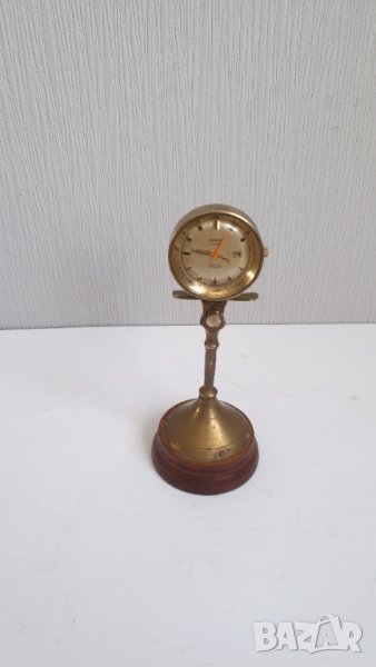 Механичен настолен часовник в формата на градски часовник, снимка 1