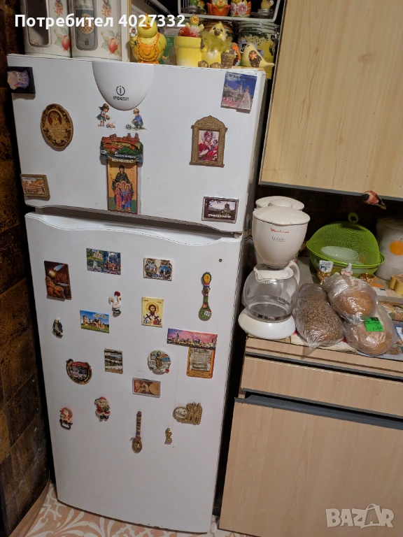 Хладилник Indesit A+ с фризер, снимка 1