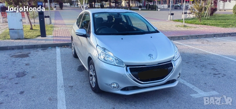 пежо 208 1.2 бензин на части , снимка 1