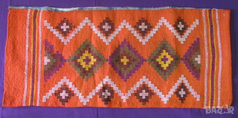 19 век Фолк Арт Ръчно Тъкана и Бродирана Вълнена Възглавница, снимка 1