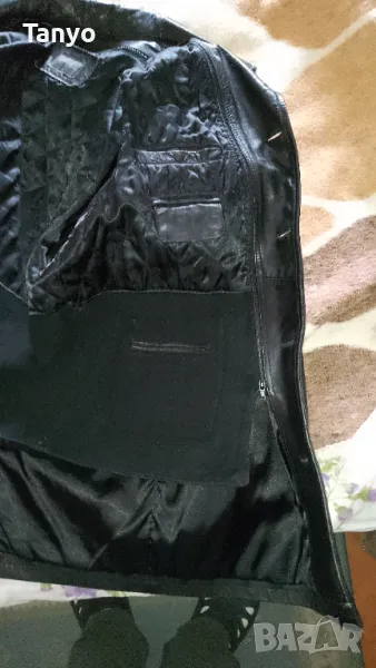 Кожено манто на Зара,л,хл.Има зимна подплата,която се сваля., снимка 1