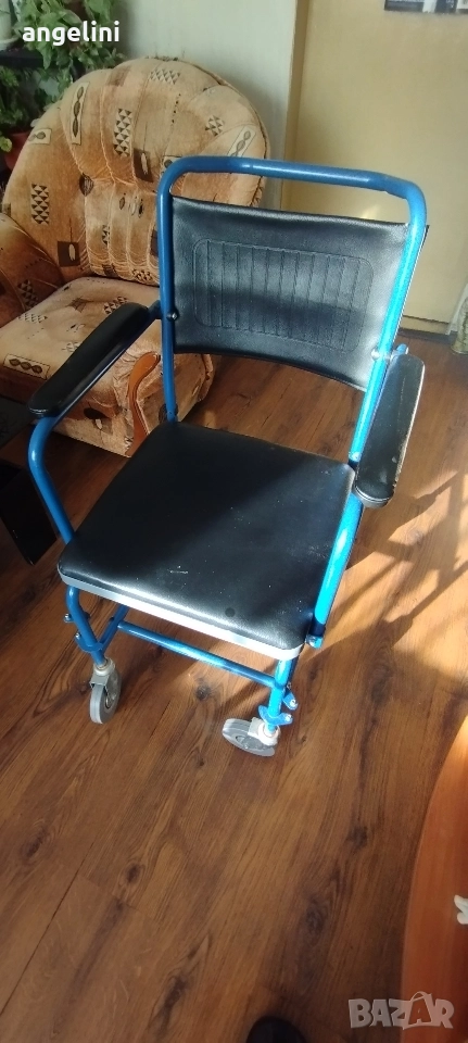 Инвалиден стол за баня и тоалетна , снимка 1