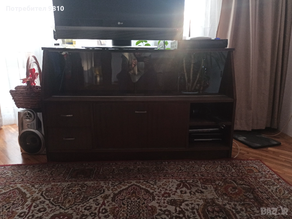 Салонен шкаф за телевизор, снимка 1