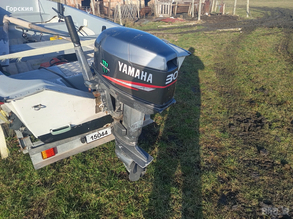 Продавам лодка за риболов в добро състояние двигател сменени свещи и масло работи перфектно , снимка 1