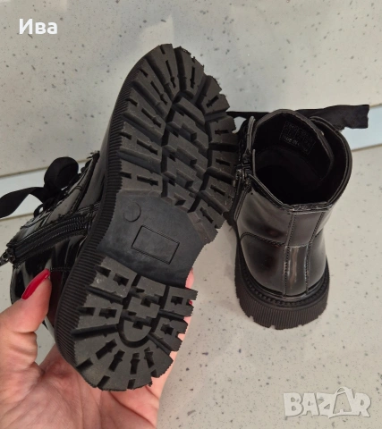Детски лачени боти H&M 26 номер, снимка 4 - Детски обувки - 54298510