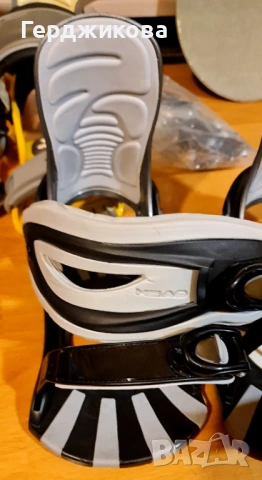 Сноуборд Morrow с два чифта автомати, снимка 5 - Зимни спортове - 53048466