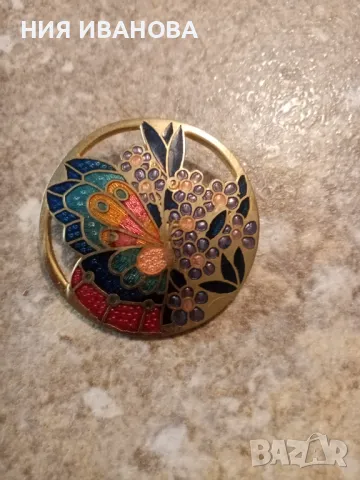 Метална брошка