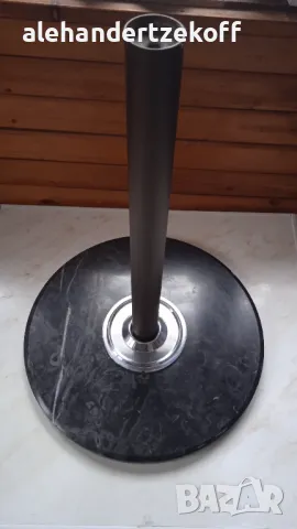 Каменна основа със стойка