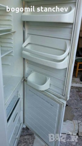  Хладилник с фризер с 2 комресора 330 л .  , снимка 5 - Хладилници - 30276166
