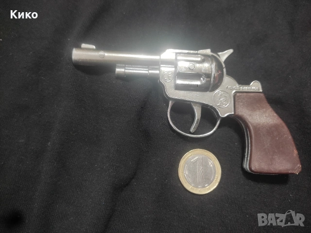 продавам старо колекционерско пистолетче 