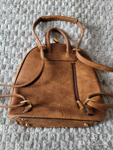 Дамска раница , снимка 2 - Раници - 54007997