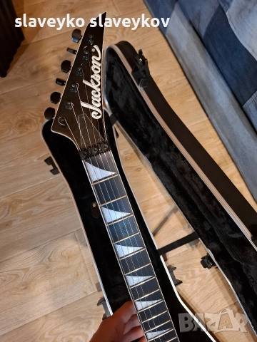 Електрическа китара Jackson JS32 King V с Floyd Rose/Флойд Роуз, снимка 3 - Китари - 52899625