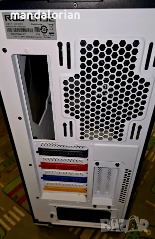 нова лимитираната компютърна кутия ASUS ROG Strix Helios Gundam Edition (GX601) , снимка 6 - Захранвания и кутии - 56215380