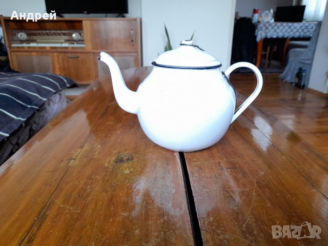 Стар емайлиран чайник #25