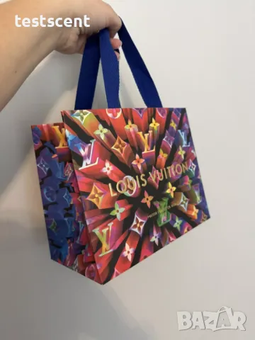 Бутикова подаръчна торба Louis Vuitton Multicolored 22x18.5 Holiday Shopping Bag , снимка 3 - Чанти - 48230719