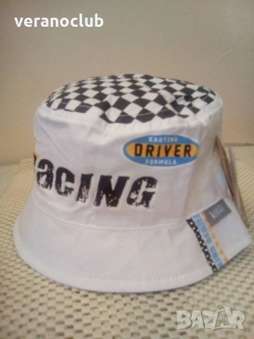 Бяла Детска лятна шапка Racing, снимка 1 - Шапки, шалове и ръкавици - 29228467
