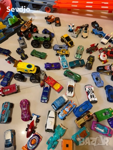 Детски коли и камиони HotWheels, снимка 14 - Коли, камиони, мотори, писти - 52955603
