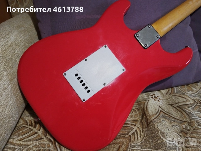 Електрическа китара с мейпъл гриф, снимка 9 - Китари - 52857909