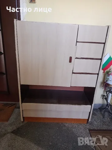 Подарява се шкафът от снимките