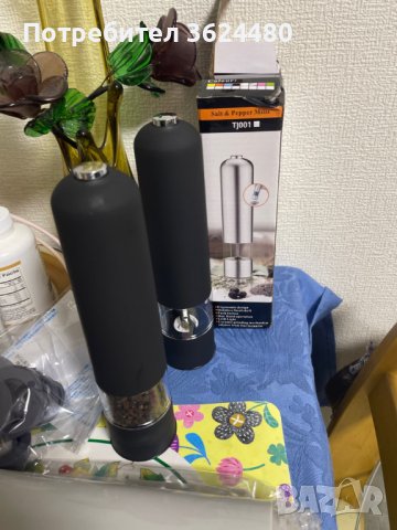 Мелничка за сол и черен пипер, снимка 2 - Прибори за хранене, готвене и сервиране - 42649325