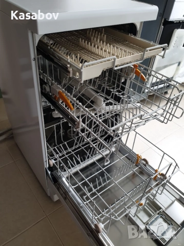 Miele Съдомиялна - 9 Комплекта - Свободностояща - 45см - Тясна, снимка 4 - Съдомиялни - 52888299