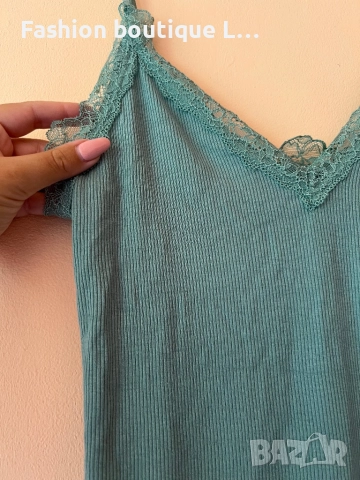 Уникален дамски потник с дантела и къдрички и регулиращи се презрамки М размер 👗, снимка 2 - Потници - 51795982