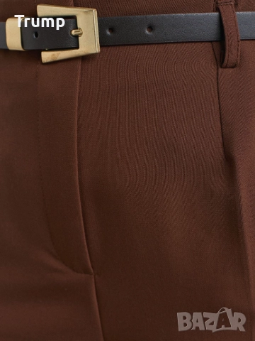 Стилен панталон в кафяво, с колан