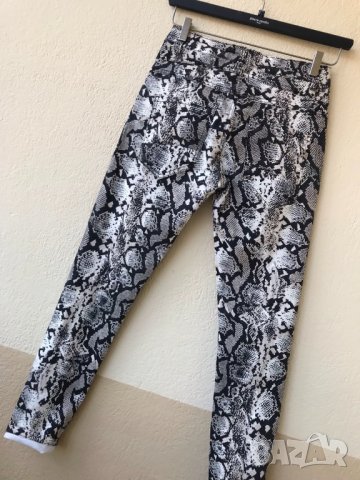 Дънки змийски принт - С|М, снимка 8 - Дънки - 36974070
