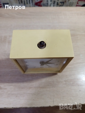 Руски Будилник "Севани", снимка 5 - Антикварни и старинни предмети - 52897878