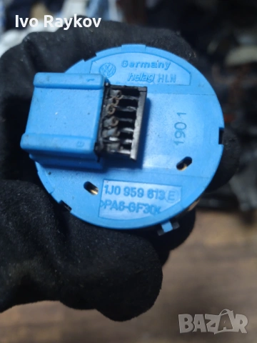 Бутон , шибидах VW , Skoda , Beetle Golf Bora Lupo Passat 1J0959613E, снимка 4 - Части - 54158566