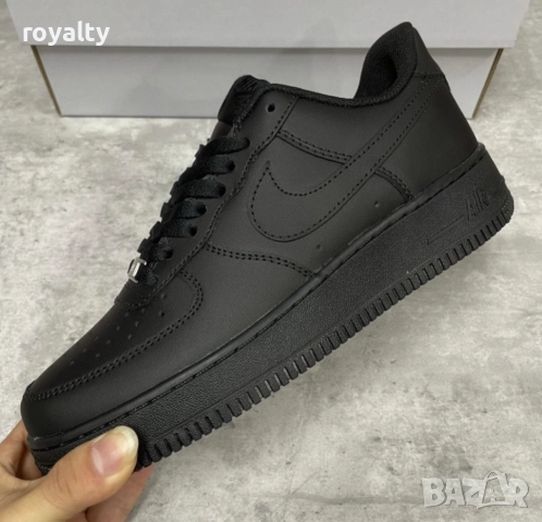Дамски Маратонки Nike Air Force 1 черно, снимка 2 - Маратонки - 51631440