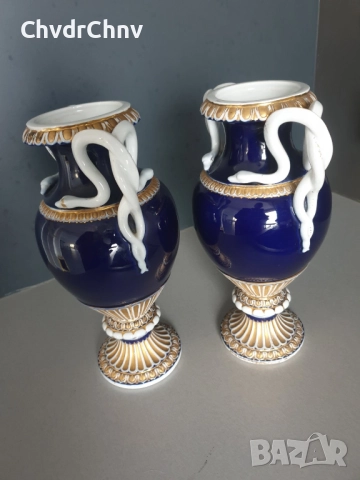 2бр Meissen фигурални вази 28см/стара Майсен порцеланова пиедестална ваза с дръжки-змии/кобалт, снимка 2 - Вази - 52463212