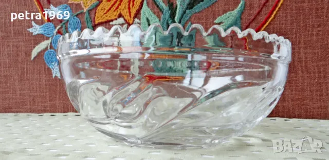 Гравирана кристална купа с красиви лалета