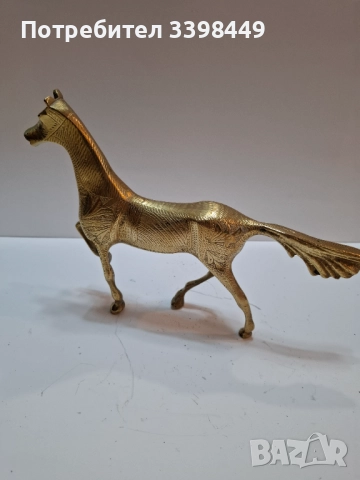 Винтидж месингова статуетка на кон 