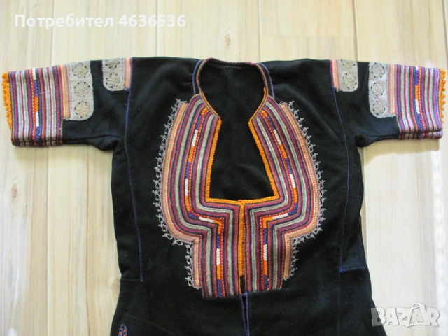 19век женска носия ,златна сърма, снимка 3 - Антикварни и старинни предмети - 54040028