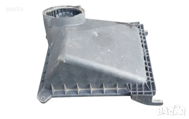 Горна Част Филтърна Кутия 3.0TDI Ауди A4 Б7
- 059133837AF - 059000183A