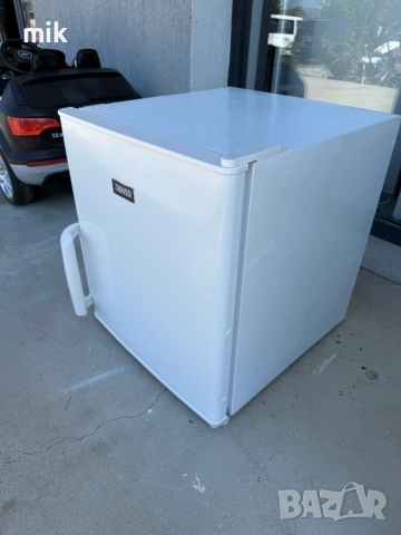 Малък - Мини фризер Зануси 51см висок  , снимка 4 - Фризери - 52748314