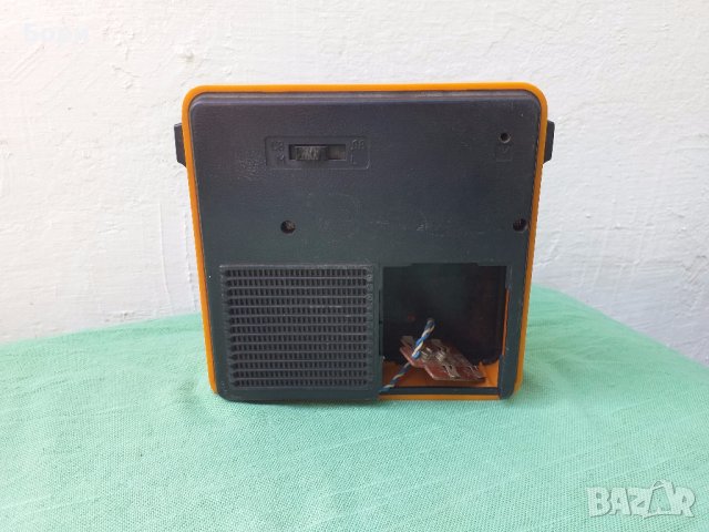 VEGA 404 Радио, снимка 5 - Радиокасетофони, транзистори - 29624796