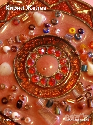 Красив медальон с кристали ADAYA емайл АРТ БИЖУ 18857, снимка 3 - Колиета, медальони, синджири - 52548437