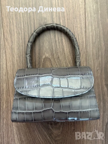 Дамска чанта BY FAR grey croc mini , снимка 6 - Чанти - 51005537