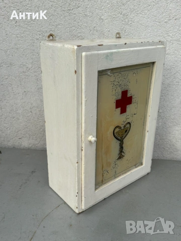 Стара Дървена Аптечка, снимка 2 - Антикварни и старинни предмети - 54016753