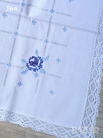 Бродирана покривка , снимка 4 - Покривки за маси - 51386644