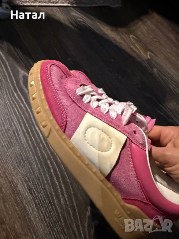 Valentino кецове