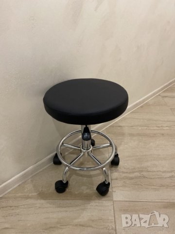 Козметична табуретка с колелца / Козметичен стол , снимка 5 - Фризьорски столове - 39676449